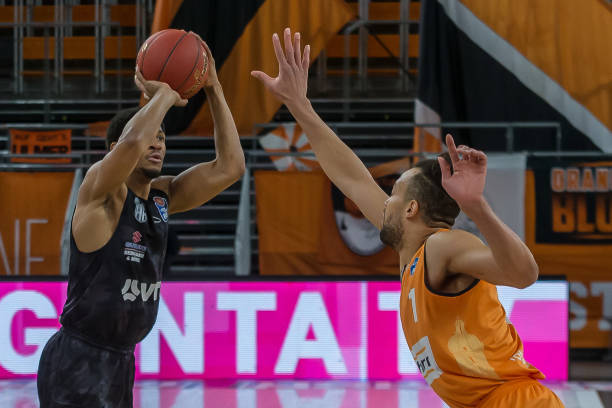 他善于观察 他善于观察