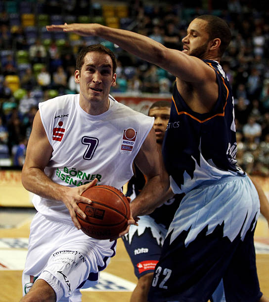 0万附跳出 0万附跳出